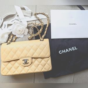 Small Chanel classic bag in beige